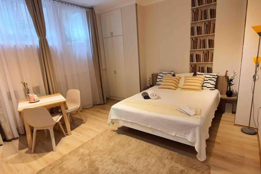 Studio Flat In The Center Of Budapest Exteriör bild