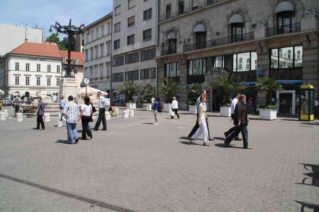 Studio Flat In The Center Of Budapest Exteriör bild