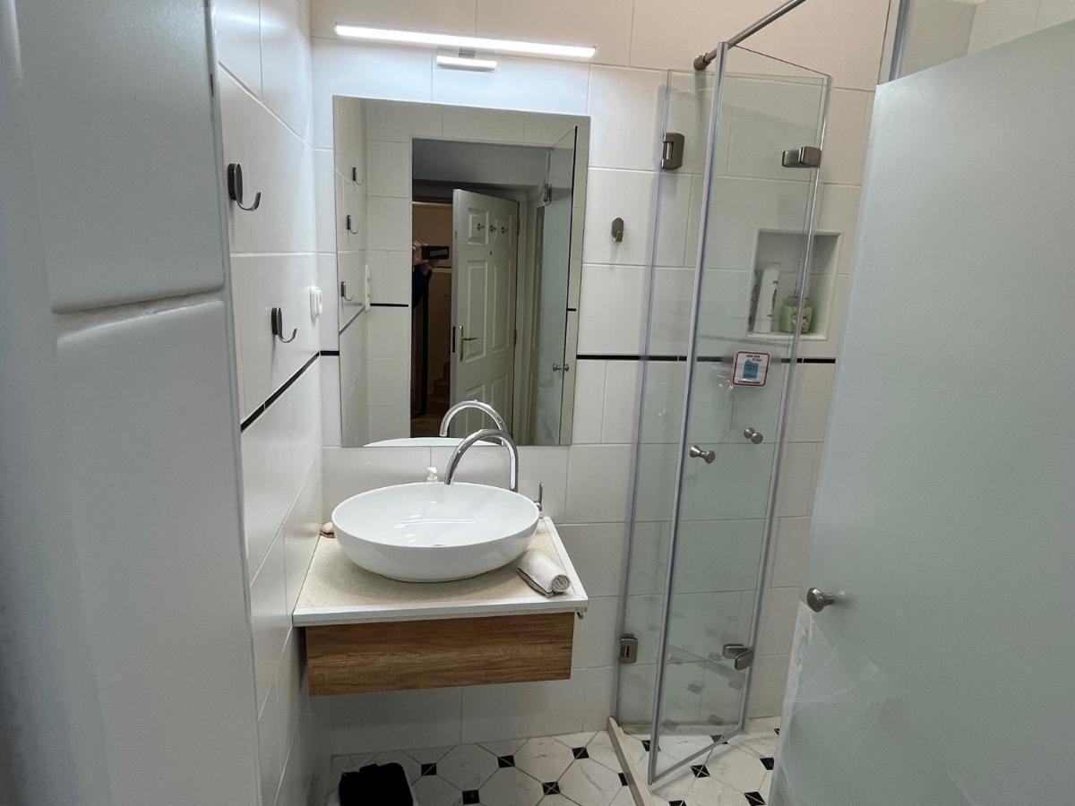 Studio Flat In The Center Of Budapest Exteriör bild